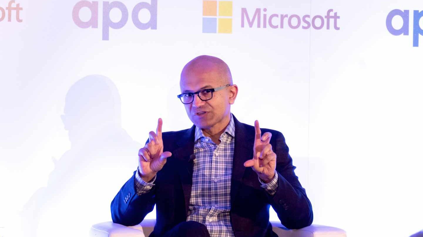 Microsoft sigue los pasos de Apple y Amazon y supera el billón de dólares de valor en bolsa.