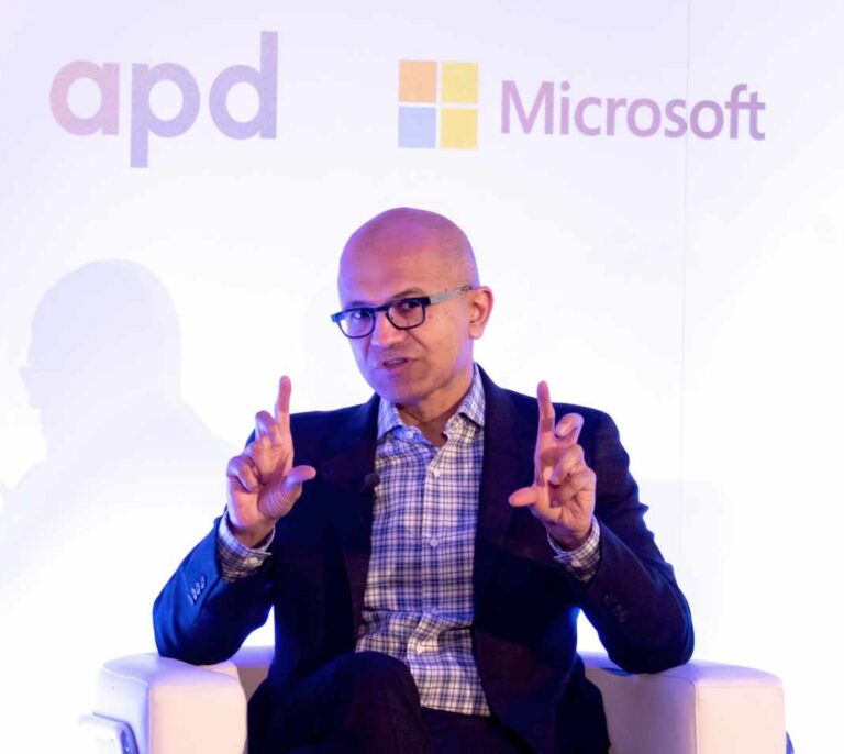 Microsoft sigue los pasos de Apple y Amazon y supera el billón de dólares en bolsa