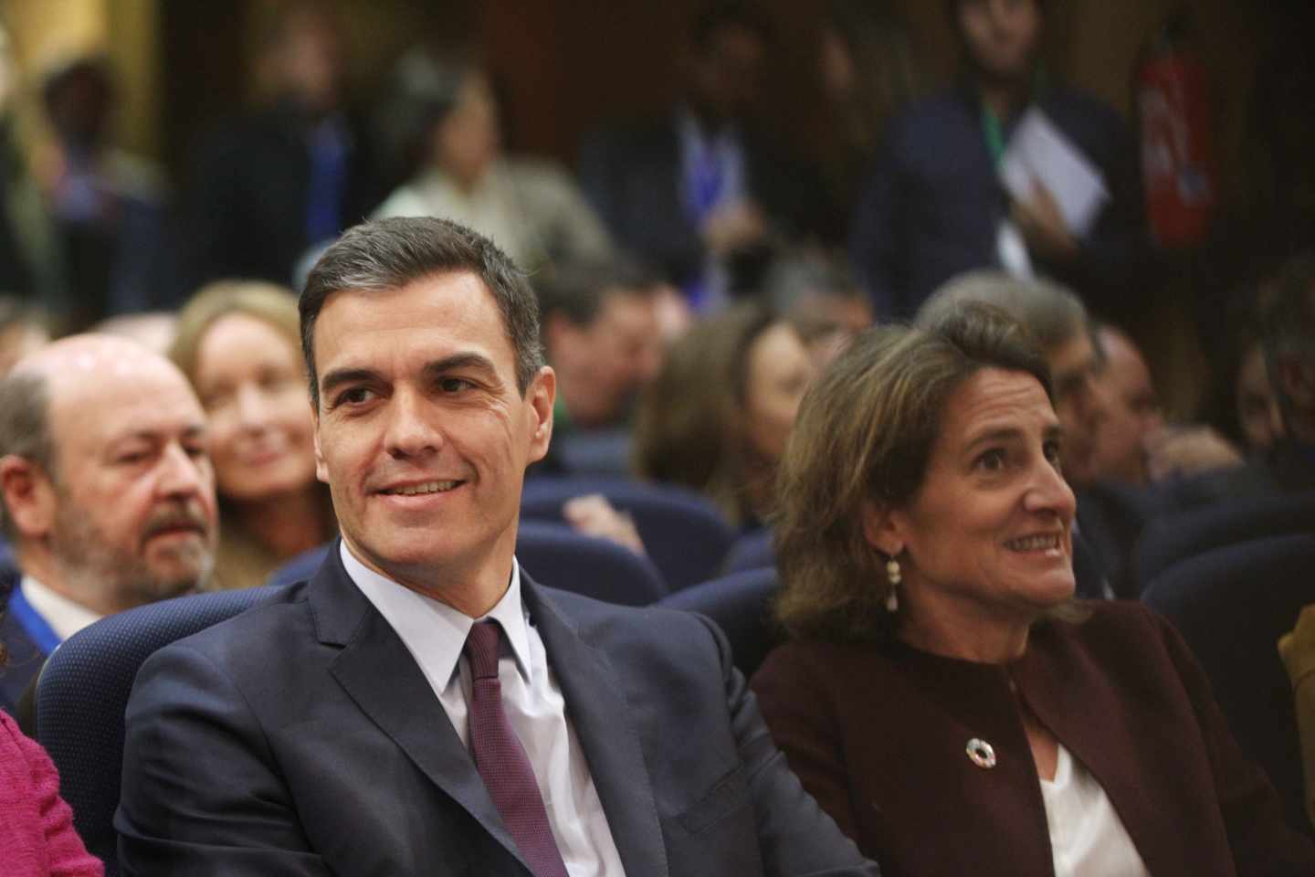 El presidente del Gobierno, Pedro Sánchez, y la ministra para la Transición Ecológica, Teresa Ribera.