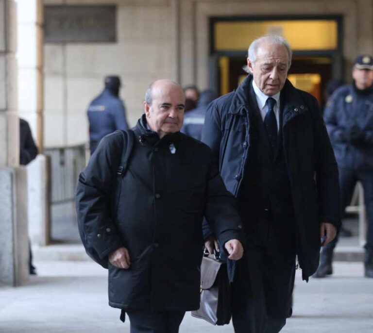 20 ex altos cargos imputados piden a la Junta de Andalucía el pago de sus abogados: 2,68 millones