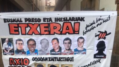 El ayuntamiento de Etxarri Aranatz realiza una visita oficial a la cárcel al asesino de Fernando Buesa