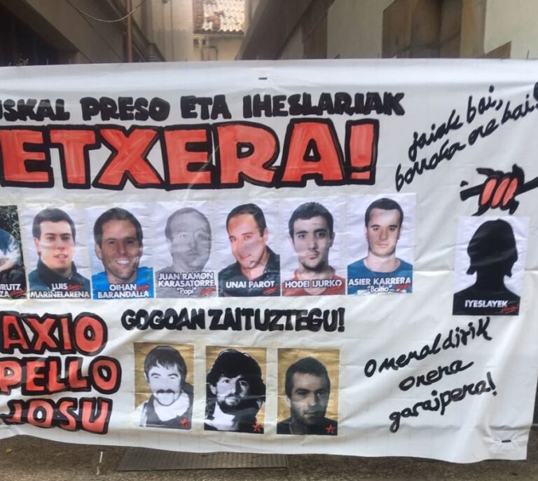 El ayuntamiento de Etxarri Aranatz realiza una visita oficial a la cárcel al asesino de Fernando Buesa