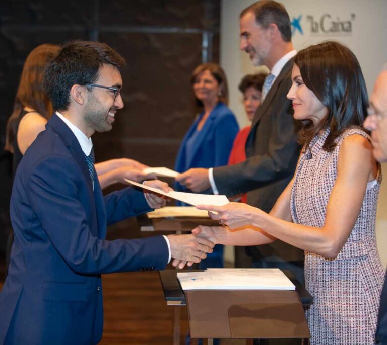 La Caixa beca a 120 estudiantes españoles para estudiar posgrados en el extranjero