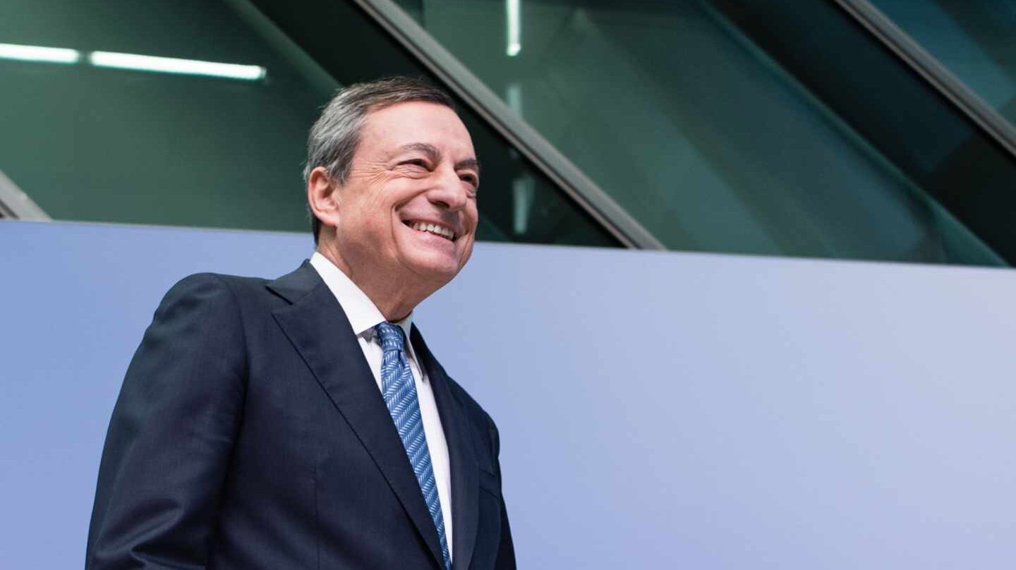 Draghi 'regala' a España un ahorro adicional de 320 millones en los costes de la deuda.