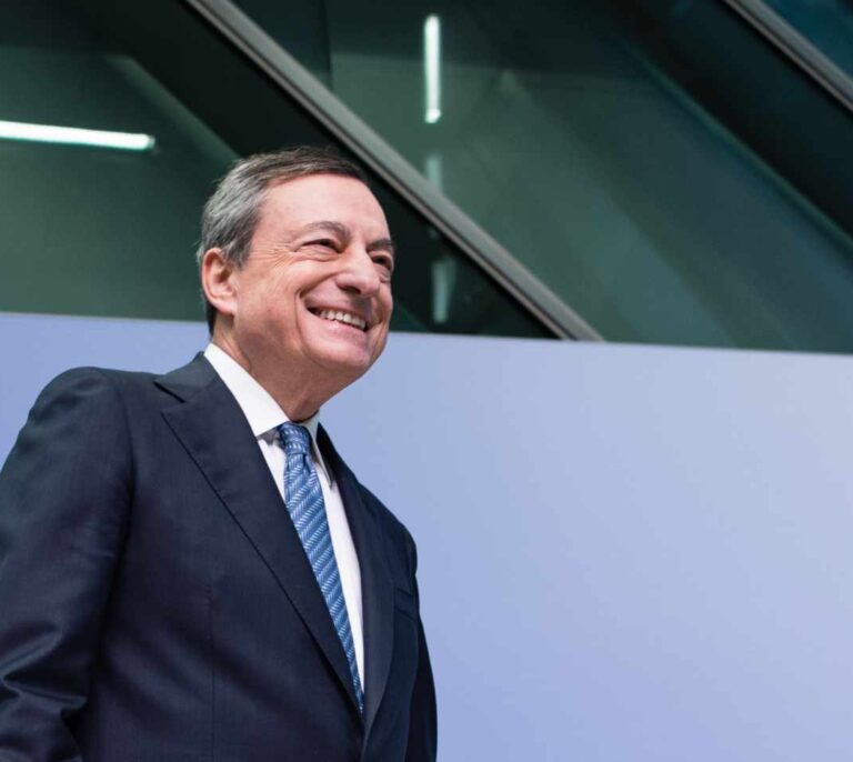 Draghi 'regala' a España un ahorro adicional de 320 millones en el coste de la deuda
