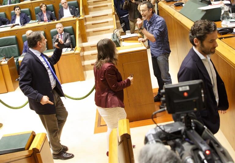 El portavoz de Bildu que llamó "nazis y genocidas" a los policías les denuncia