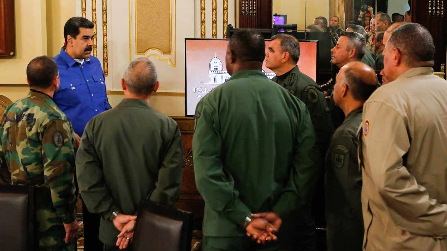 Maduro, con los jefes militares en Miraflores.