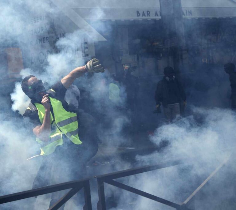 Disturbios graves en París por el 1-M: al menos 200 detenidos