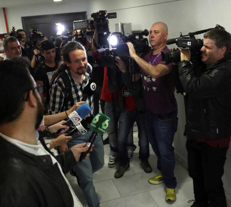 Iglesias carga contra sus críticos y les acusa de querer la "comodidad" de la oposición