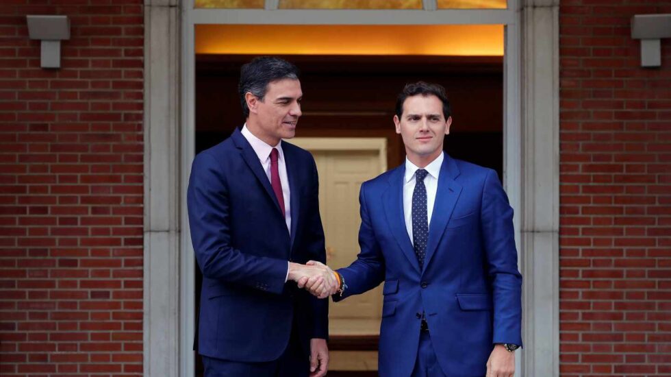 Reunión de Pedro Sánchez con Albert Rivera en Moncloa.