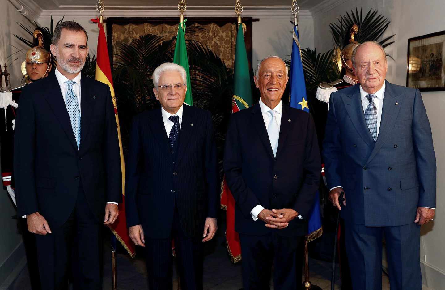 El rey de España, Felipe VI (i), y su padre, el rey don Juan Carlos (2d), acompañados por el presidente de Italia, Sergio Mattarella (2i), y el de Portugal, Marcelo Rebelo de Sousa (2d) en el foro Cotec Europa.