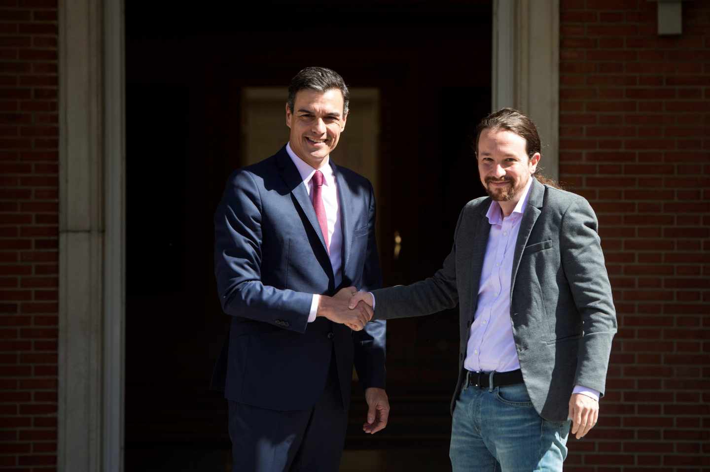 Pedro Sánchez y Pablo Iglesias antes de su reunión en Moncloa tras las elecciones del 28A.
