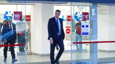 Sánchez suspende su viaje a Barcelona para seguir la evolución de Rubalcaba