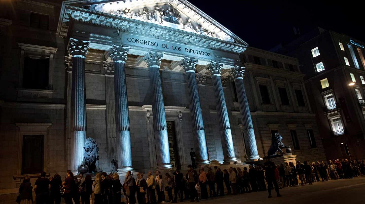 Capilla ardiente de Rubalcaba: colas en el Congreso.
