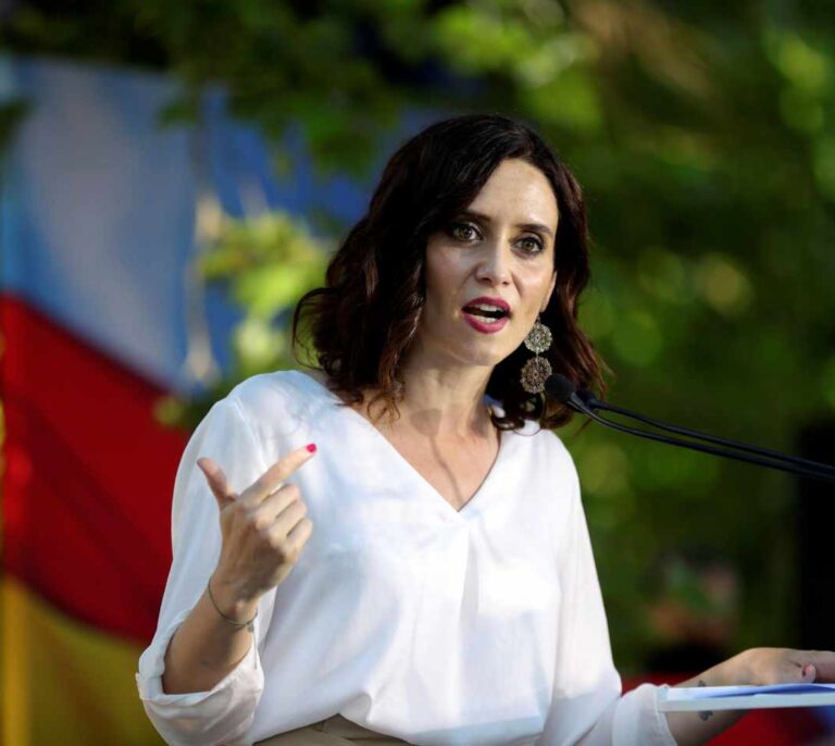 Díaz Ayuso no participará en el debate de la Ser y 'El País' pero sí irá a Telemadrid