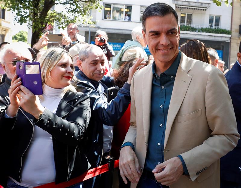 El presidente del Gobierno en funciones, Pedro Sánchez, durante su visita a San Sebastián.