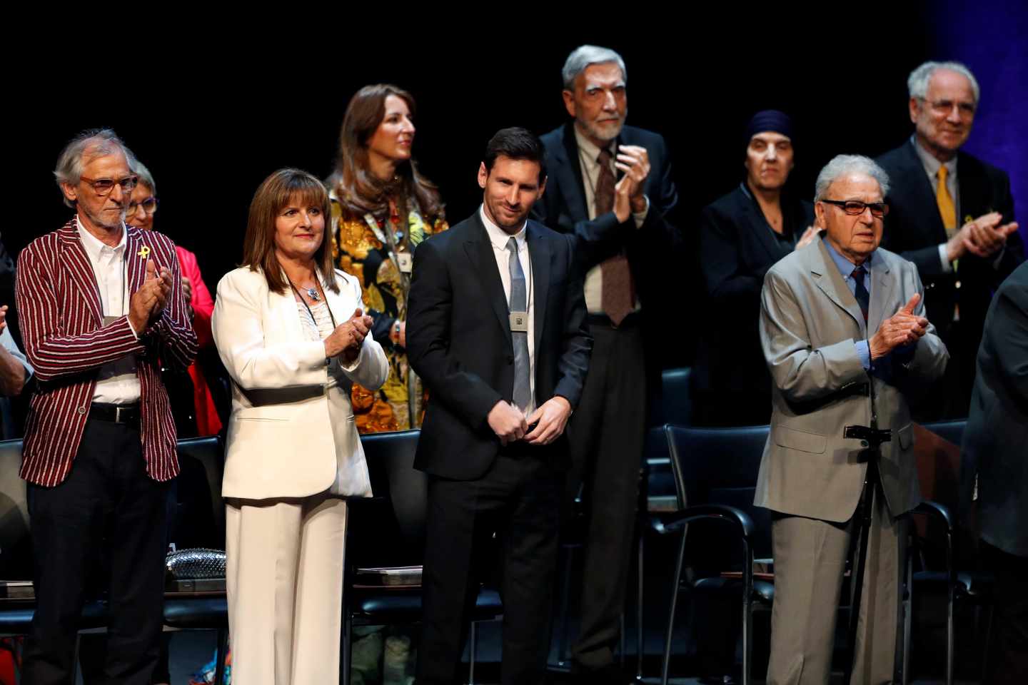 Messi no aplaude en el acto de las Cruces de Sant Jordi.