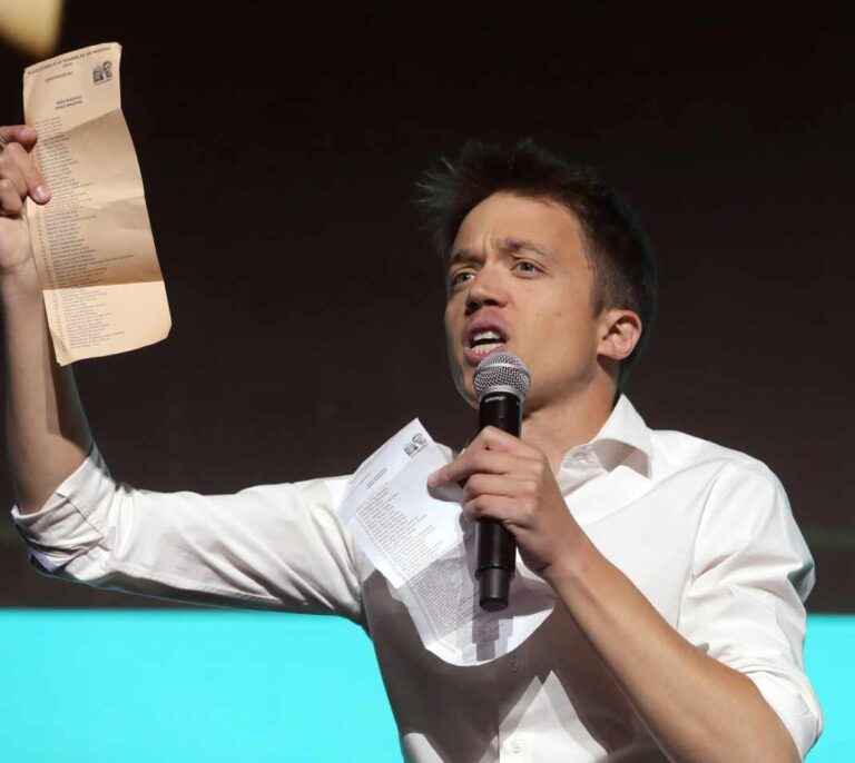 Errejón a Monasterio: "Para ser de un colegio privado es muy maleducada"