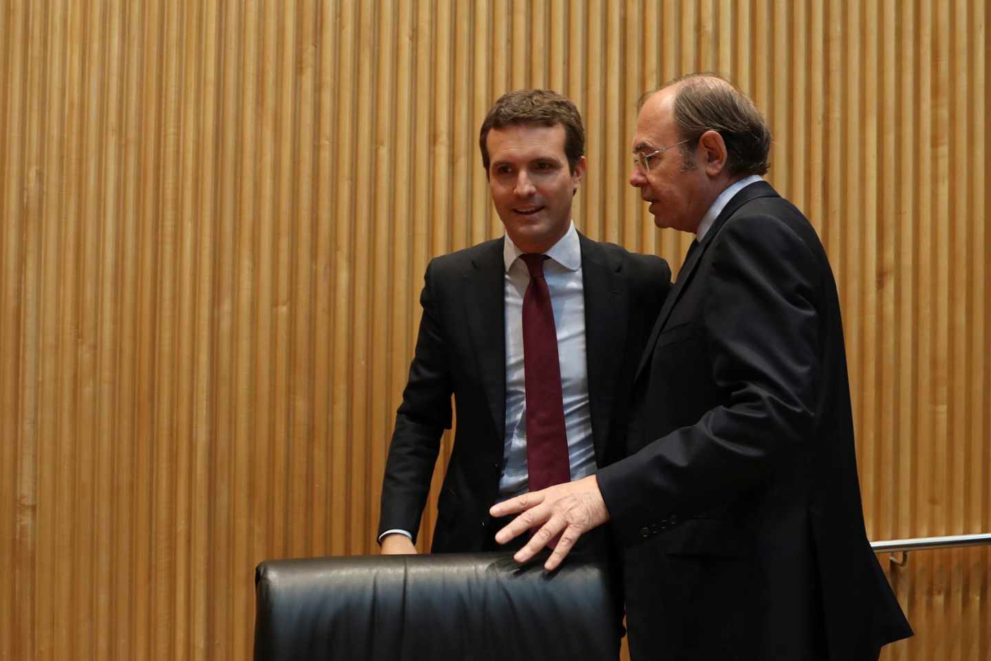 Pablo Casado y Pío García Escudero, en el Congreso.