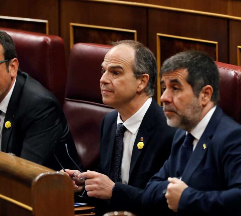 JxCat anuncia el "no" a la investidura de Pedro Sánchez con tuits de sus presos