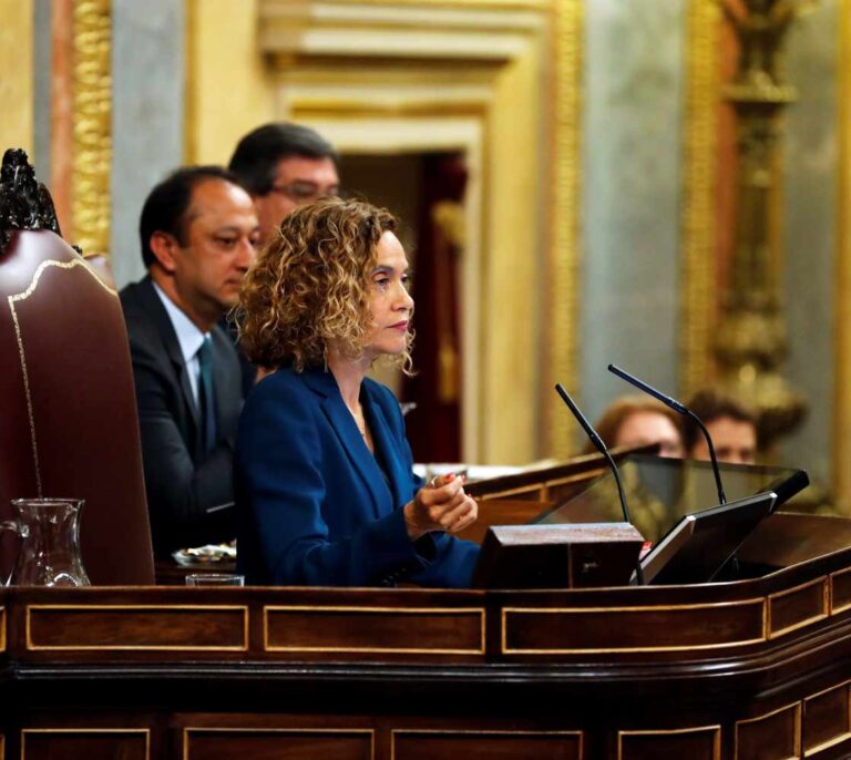 Batet se estrena de presidenta: rechaza las protestas de Rivera y niega la palabra a Vox