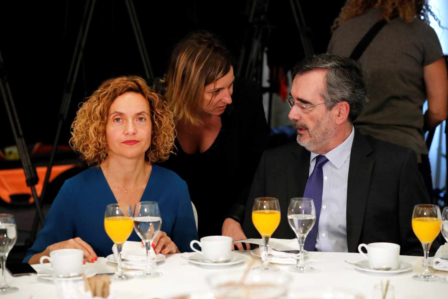 La presidenta del Congreso, Meritxell Batet, y el ex presidente del Senado, Manuel Cruz.