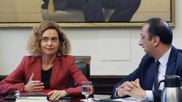 Meritxell Batet sigue sin suspender a los presos y pide un informe al Congreso