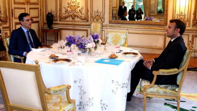 Sánchez alardea de "excelente sintonía" con Macron para frenar a la ultraderecha