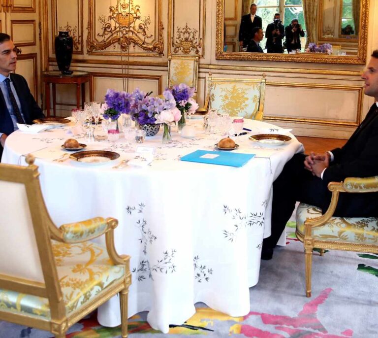 Sánchez alardea de "excelente sintonía" con Macron para frenar a la ultraderecha