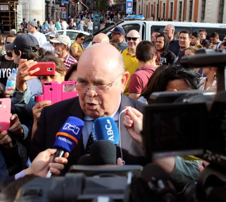 "Esté donde esté, Leopoldo López siempre será un quebradero de cabeza para Maduro"