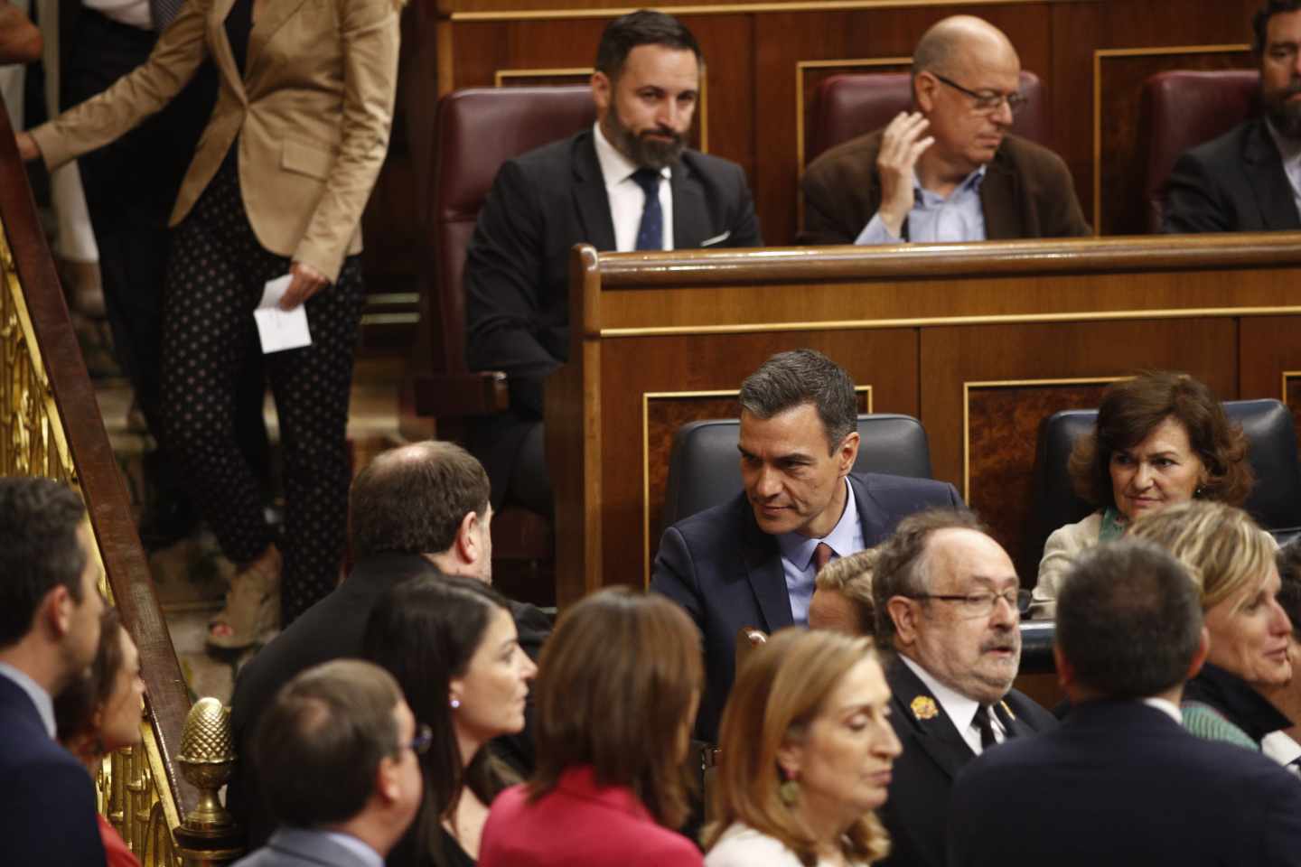 Breve saludo entre Pedro Sánchez y Oriol Junqueras