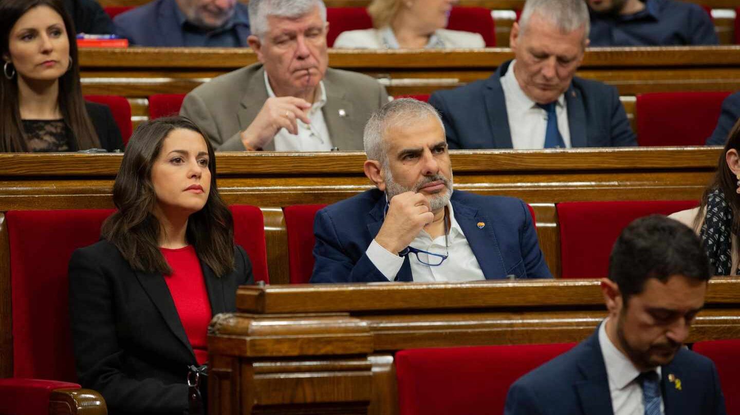 El actual líder de Ciudadanos en Cataluña, Carlos Carrizosa, junto a la ya diputada electa para el Congreso, Inés Arrimadas.