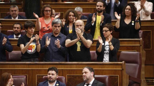 Las opciones de diputados suspendidos: dejar el acta y 'correr' escaño o enrocarse