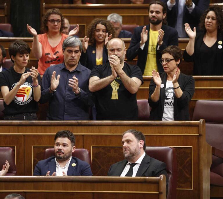 Las opciones de diputados suspendidos: dejar el acta y 'correr' escaño o enrocarse