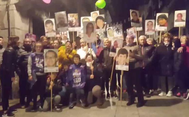 Tres detenidos por exhibir imágenes de presos de ETA en una marcha por el euskera