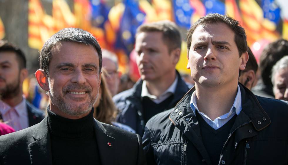 Manuel Valls con Albert Rivera en una manifestación en Barcelona
