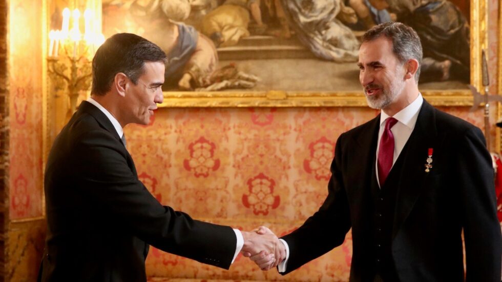 El presidente del Gobierno en funciones, Pedro Sánchez, junto a Felipe VI.