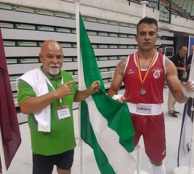 Brutal agresión a un joven boxeador tras salir de la Feria de Jerez