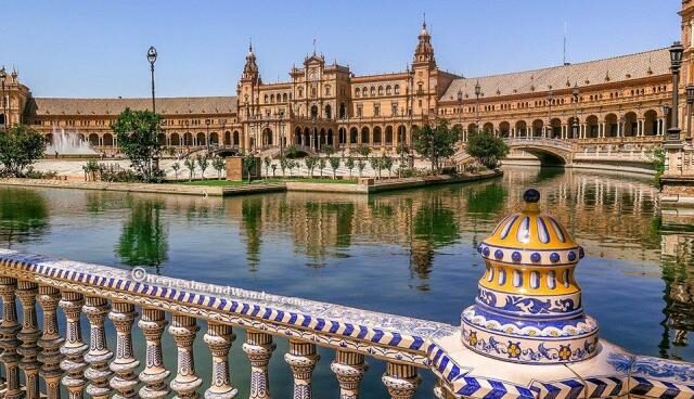Alerta en Sevilla por la presencia de cuatro clanes de carteristas