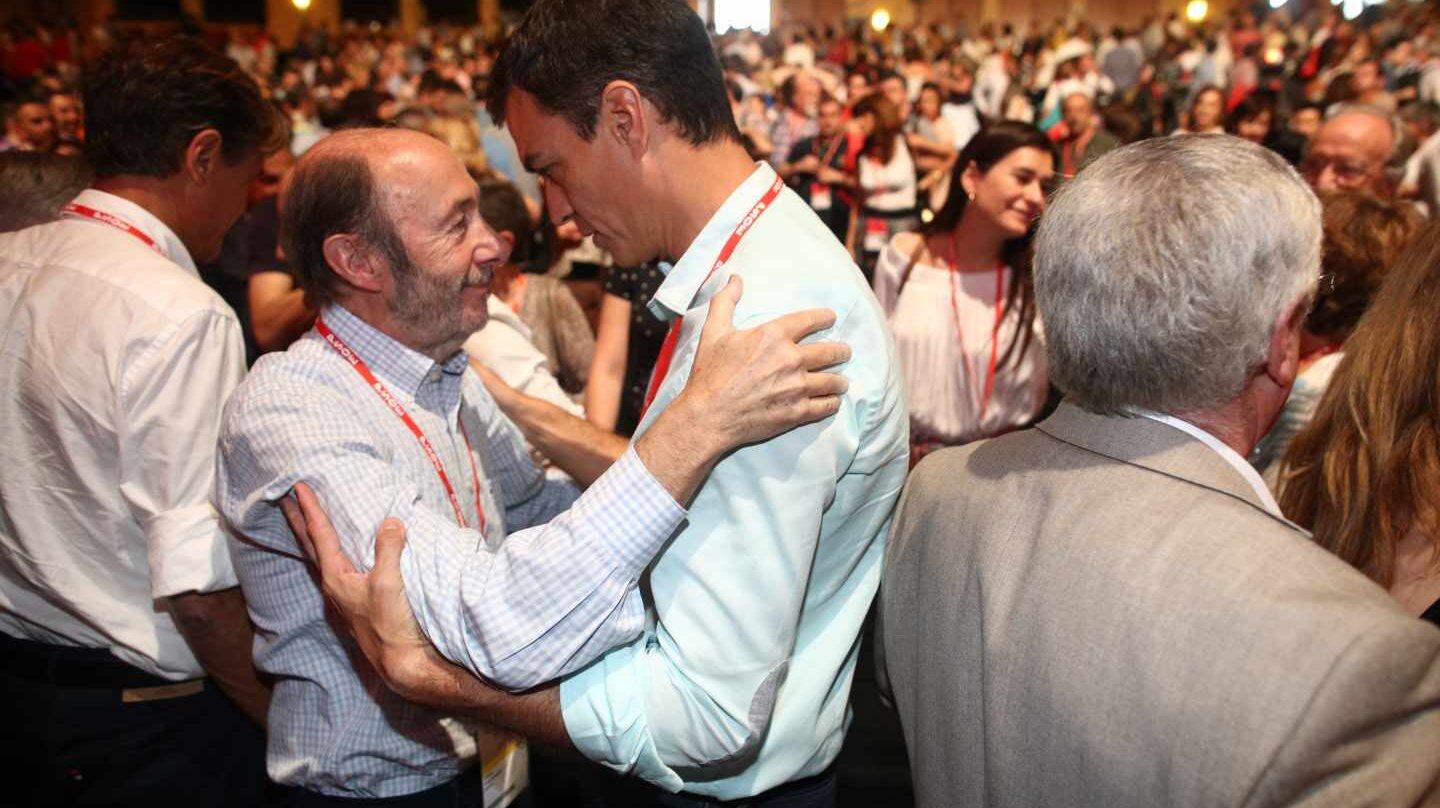 Alfredo Pérez Rubalcaba y Pedro Sánchez.