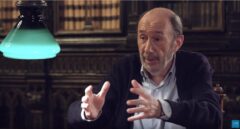Un testimonio inédito de Rubalcaba sobre el fin de ETA: "González, Aznar y Zapatero ofrecieron paz por presos"