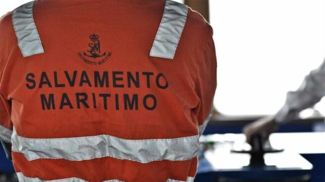 Continúa el rescate de 21 personas refugiadas en una cueva de Jávea por las rachas de viento