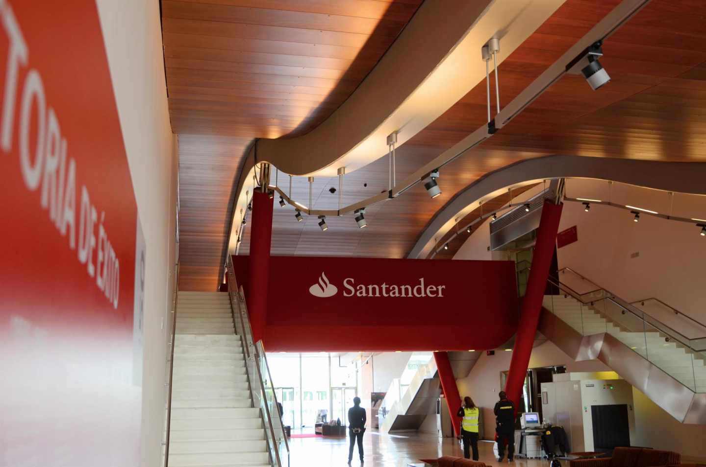 Santander ofrece a los trabajadores que se acojan al ERE prejubilaciones desde 55 años