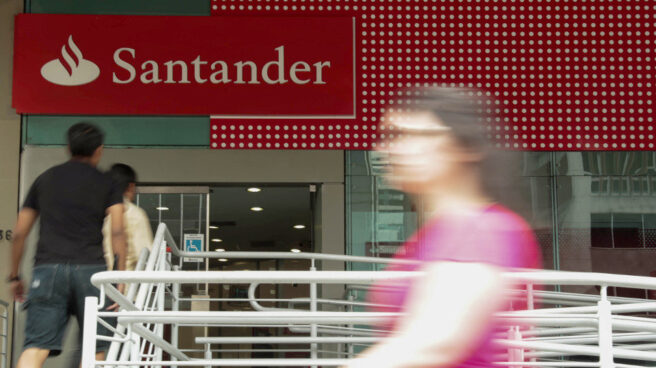Siete directivos del Santander investigados por blanquear casi 74 millones de clientes VIP
