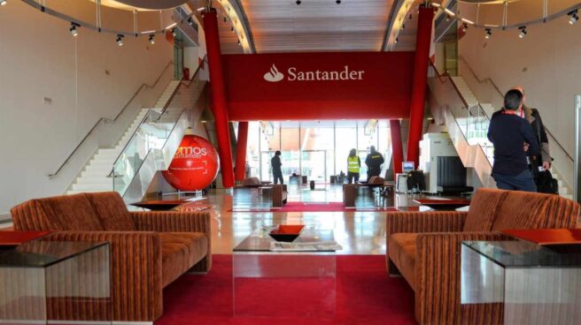 Santander promete recolocar a los 3.700 empleados afectados por el ERE