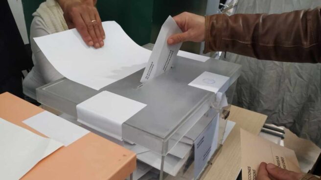 El PP pide anular mesas en Badajoz porque un interventor del PSOE votó dos veces