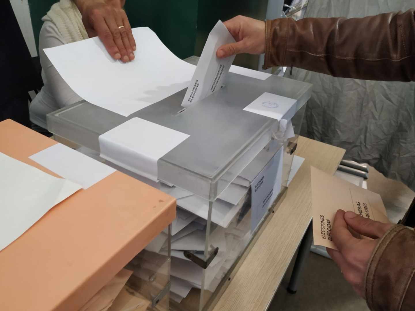 Urnas en las pasadas elecciones generales.