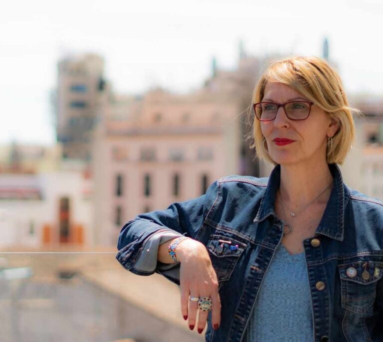 Beatriz Becerra, el día a día de una legislatura de cinco años luz