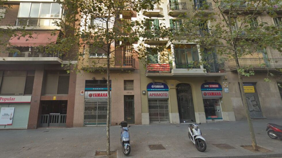 Número 125 de la calle Comte de Urgell, en Barcelona.