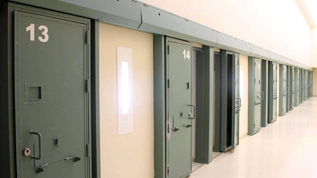 Imagen de unas celdas en el interior de una cárcel.